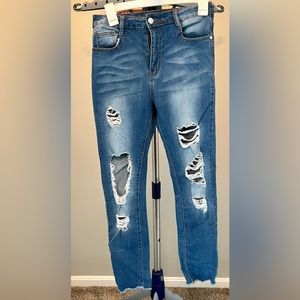 Fashion Nova Women’s “Desroyed” Frayed Stretchy Jean Size-5~Medium/Dark Blue~